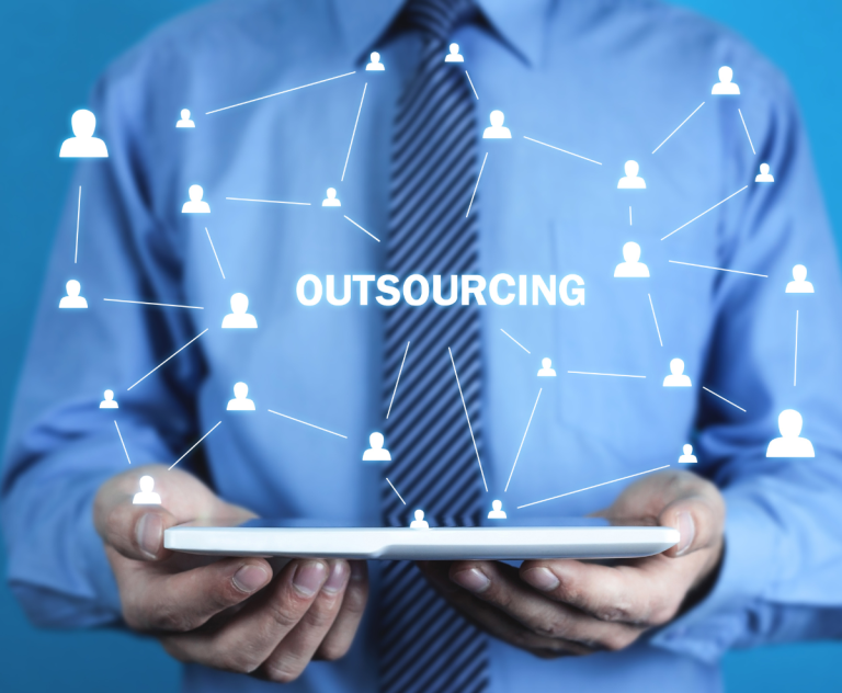 Jak HR Outsourcing firmám šetří náklady a zvyšuje efektivitu?