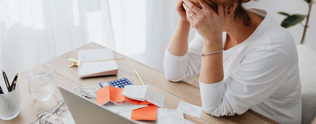 Blíží se termíny pro vyúčtování srážkové daně a podání přiznání k dani z příjmů